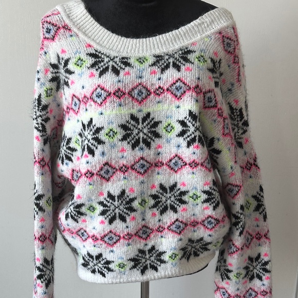 Victoria Secret, Fate Sweater - Picture 1 of 4